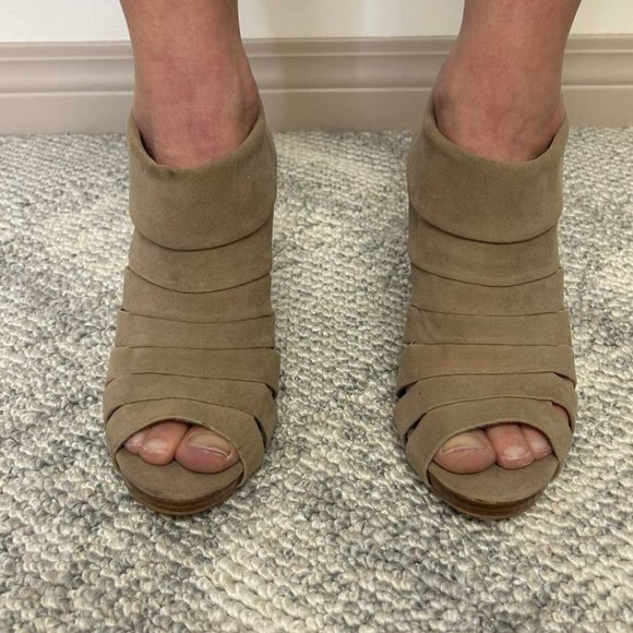 Style & Co. Womens Booties Sz. 7.5 *USED - Picture 2 of 3